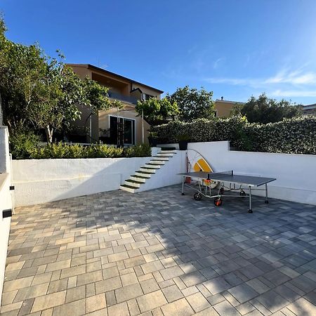 Beach Holiday Home With Private Jacuzzi & Parking Трогир Экстерьер фото