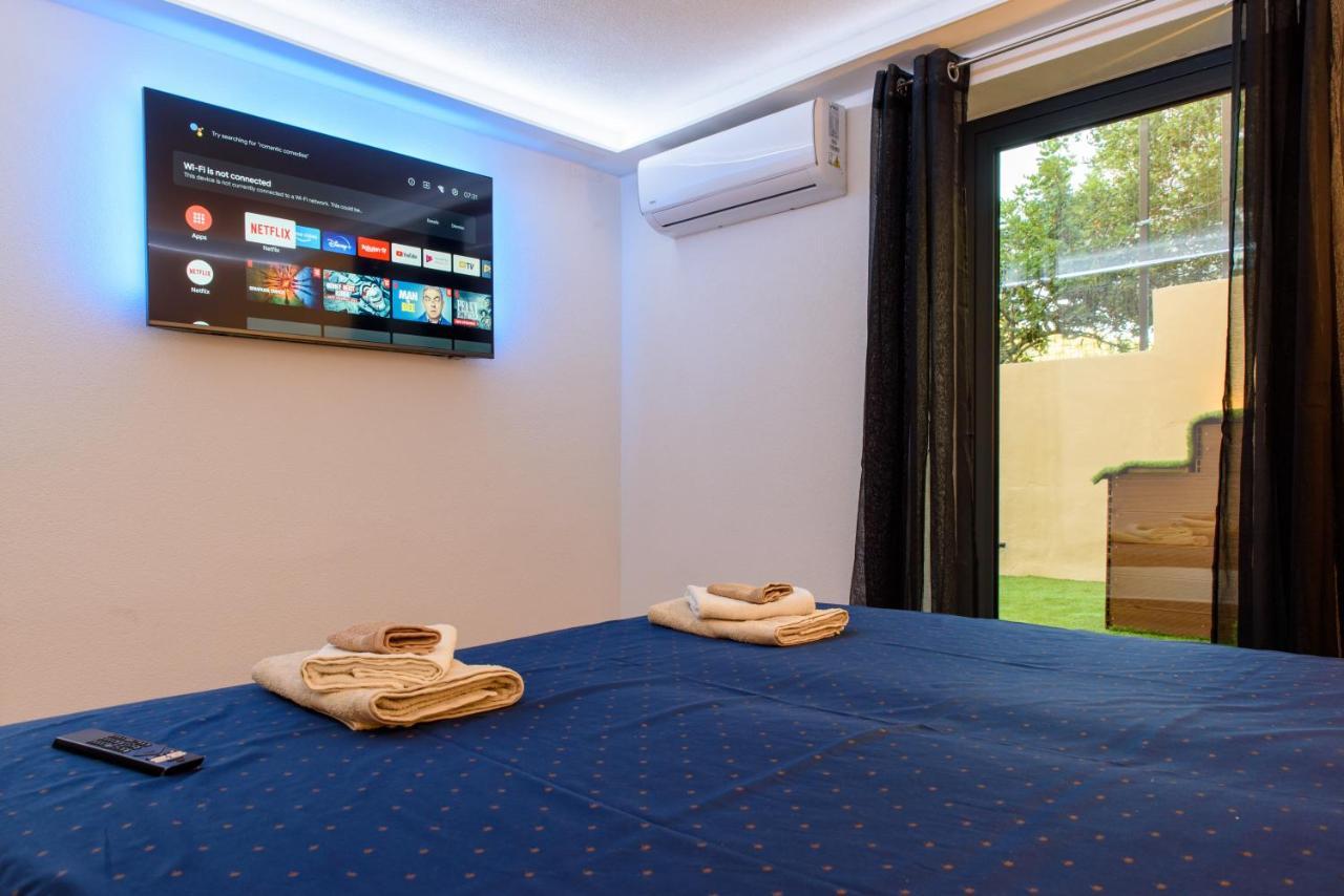 Beach Holiday Home With Private Jacuzzi & Parking Трогир Экстерьер фото